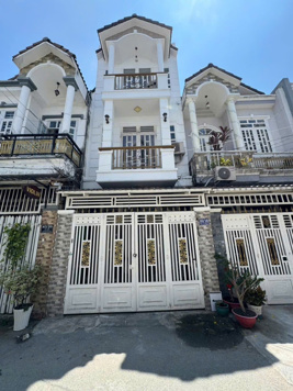 Cho thuê nhà nguyên căn mặt tiền hẻm 83 Đào Tông Nguyên, NB, 3 lầu. Giá 12 triệu