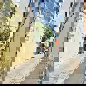 Nhà Cô/Chú BS Bệnh viên Thống Nhất - dồi dào lộc sức khoẻ -  80m2 x 3 tầng, xe hơi ngủ nhà.