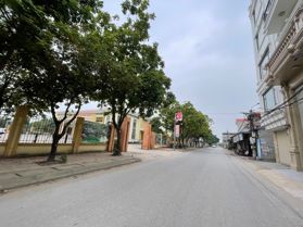 LÔ GÓC - Ô TÔ ĐỖ NGÀY ĐÊM - HIẾM CÓ DÂN XÂY - NHÀ 2 THOÁNG - Ở SƯỚNG Đ.VÕ NGUYÊN GIÁP