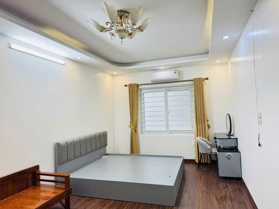 Giá bán: 11.99 tỷ Bán nhà dân tự xây ở ngõ 68 Cầu Giấy 5 tầng, kiến cố, vị trí đẹp, sổ vuông