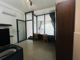 Siêu phẩm chdv cho thuê 50 Triệu/th ngay Đh Ngoại Thương, P25, BT(4.2x28m) 10 phòng 