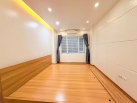 Bán nhà dân xây ở Trần thái tông 6 tầng x 34 ngõ nông, thoáng vào ơ ngay