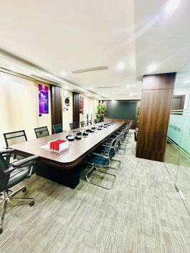 Bán tòa nhà 8 tầng mặt phố Nguyễn Thanh Bình, 205m2, mặt tiền 28m, lô góc, thang máy, kinh doanh