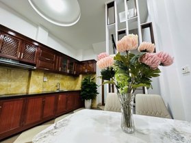 Bán Nhà Dân Xây Văn Chương. Đống Đa. DT 33m2. MT 4m. 5 Tầng. Giá 8.7 Tỷ.