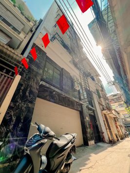 BÁN TÒA NHÀ CHDV ĐƯỜNG NGUYỄN KHANG. 8 TẦNG. THANG MÁY. 32 CĂN HỘ CHO THUÊ.