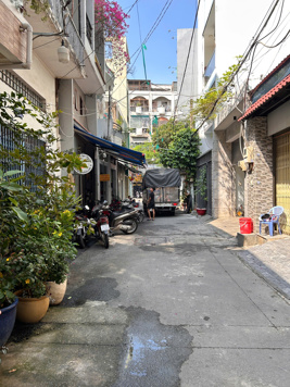 Bán nhà HXH Đồng Đen DT 4,8m x 12m 2 tầng 4PN PK rộng rãi, giá 6.9 tỷ còn TL