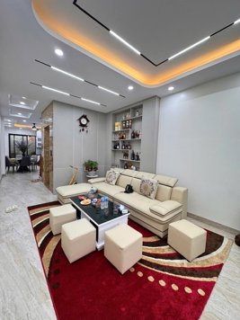 BÁN NHÀ PHỐ NGUYỄN SƠN – LONG BIÊN 60m² – 5 tầng – 4 PN- Thang máy .