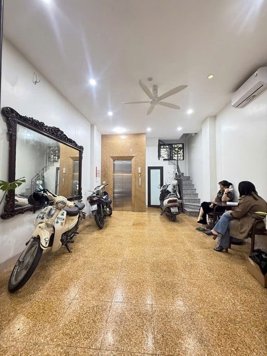 Bán Nhà Nguyễn Chí Thanh. Đống Đa. 6 Tầng Thang Máy. Ô Tô. DT 30m2. MT 4.2m. Giá 14.9 Tỷ