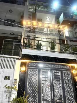 Bán nhà hẻm xe hơi 1806 Huỳnh Tấn Phát, nhà Bè, DT 4 x16,5m, 3 lầu, Giá 6,99 tỷ