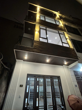  Bán nhà Dương Quảng Hàm 45m2, ngõ thông, lô góc 3 thoáng