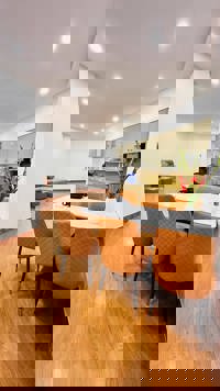 Chung Cư LÔ GÓC 3 ngủ, Vũ Trọng Phụng 109m . Giá  7,8 tỷ .