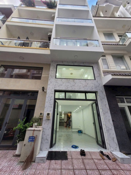 Cho thuê nhà nguyên căn đường 8m Hoàng Quốc Việt, Quận 7, 4 lầu. Giá 23 triệu