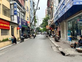 Bán Nhà Tây Sơn. Đống Đa. 7 Tầng Thang Máy. Ô Tô. DT 82m2. MT 4.5m. Giá 41.5 Tỷ.