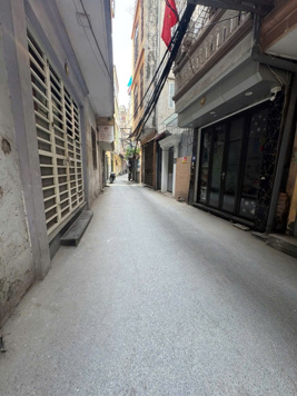 Bán nhà Nguyễn Văn Huyên 40m2x6T,  sát ô tô tránh, kinh doanh đỉnh, chỉ 15 tỷ