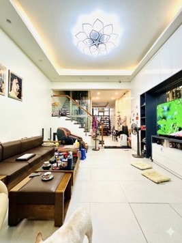 👉 Phân lô Đội Cấn – 52m – 5T – ô tô qua – 2 thoáng – chỉ 14 tỷ hơn!  