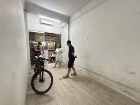 BÁN GẤP - SIÊU PHẨM CẦU GIẤY - VỈA HÈ - OTO ĐỖ CỬA - KINH DOANH SẦM UẤT - DÂN CƯ ĐÔNG ĐÚC