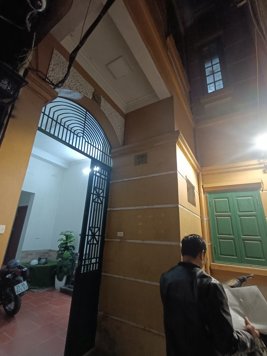 Bán Nhà Quán Thánh. Ba Đình. DT 131m2. MT 6,8m. 4 Tầng. Giá 32.5 Tỷ.