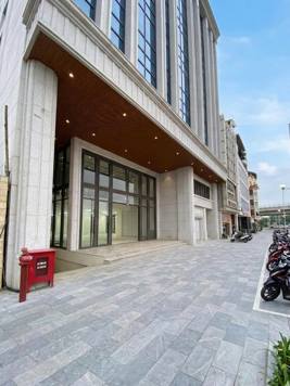 BÁN TÒA NHÀ MẶT PHỐ HỒNG TIẾN. LONG BIÊN. 480M2 - 10 TẦNG. THANG MÁY. MT 18M.