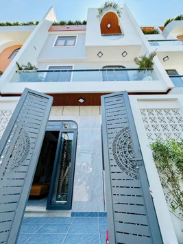 Bán nhà đẹp mới xây hẻm 1942 Huỳnh Tấn Phát, Nhà Bè, Dt 6,4 x10m, 3 lầu, St. Giá 6,49 tỷ