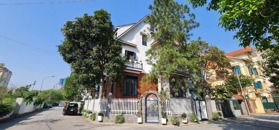 BIỆT THỰ ĐƯỜNG LẠC LONG QUÂN. TÂY HỒ. 180M2 - 5 TẦNG. LÔ GÓC. KINH DOANH.