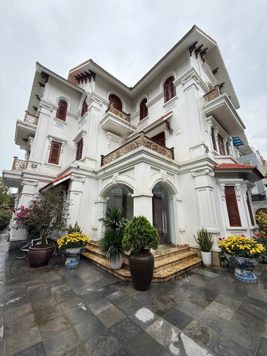 BÁN BIỆT THỰ KĐT TÂY NAM LINH ĐÀM. 280M2 - 4 TẦNG. LÔ GÓC.