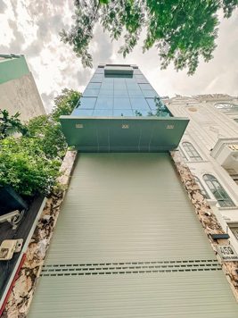 BÁN TÒA NHÀ MẶT PHỐ NGUYỄN KHANG. 83M2 - 8 TẦNG. THANG MÁY. THÔNG SÀN.