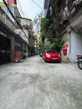 BÁN NHÀ MẶT NGÕ Ô TÔ ĐƯỜNG GIẢI PHÓNG. 75M2 - 4 TẦNG. GARA Ô TÔ.