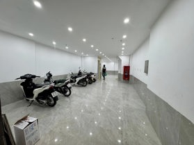 BÁN TÒA NHÀ CHDV ĐƯỜNG LÁNG. NGÕ THÔNG. 100M2 - 7 TẦNG. THANG MÁY. 22 PHÒNG KHÉP KÍN.