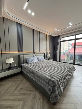 Bán Nhà Nguyễn Văn Cừ. Long Biên. 8 Tầng Thang Máy. Ô Tô. DT 47m2. MT 4.1m. Giá 19.4 Tỷ. 