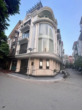 BÁN NHÀ LIỀN KỀ KĐT VĂN QUÁN. 6 TẦNG. THANG MÁY. LÔ GÓC. NỘI THẤT CAO CẤP.