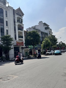 BÁN BIỆT THỰ KĐT YÊN XÁ. 215M2 - 7 TẦNG. THANG MÁY. LÔ GÓC. THANG MÁY.