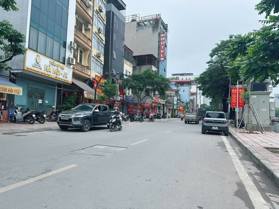 BÁN NHÀ MẶT ĐƯỜNG KHƯƠNG ĐÌNH. 350M2 - C4 - MT 12M. VỈA HÈ RỘNG.