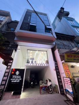 BÁN TÒA NHÀ MẶT ĐƯỜNG GIÁP BÁT. 120M2 - 8 TẦNG. THANG MÁY. KINH DOANH.