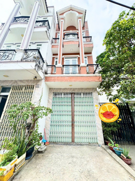 Bán nhà mặt tiền hẻm 2581 Huỳnh Tấn Phát, Nhà Bè, DT 3,6 x13m, 3 lầu. Giá 2,13 tỷ