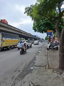BÁN NHÀ PHÂN LÔ ĐƯỜNG NGUYỄN XIỂN. 68M2 XÂY 6 TẦNG. THANG MÁY. Ô TÔ ĐỖ CỬA.