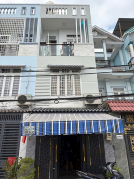 Bán nhà mặt tiền hẻm 8m Nguyễn Thị Hương, Nhà Bè, Dt 3,5 x9m, 3 lầu. Giá 2,95 tỷ
