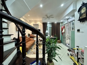 BÁN NHÀ ĐƯỜNG ĐẠI TỪ. 34M2 - 5 TẦNG. LÔ GÓC. NỘI THẤT CAO CẤP.