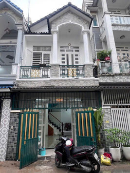 Cho thuê nhà nguên căn mặt tiền hẻm 8m Đào Tông Nguyên, Nhà Bè. Giá 9 triệu