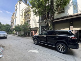 BÁN NHÀ ĐƯỜNG HOÀNG QUỐC VIỆT, 7 TẦNG. THANG MÁY. LÔ GÓC. KINH DOANH. GARA Ô TÔ.