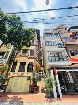 BÁN NHÀ PHÂN LÔ ĐƯỜNG TRẦN QUỐC HOÀN. CẦU GIẤY. 100M2 - 7 TẦNG. MT 8.4M.