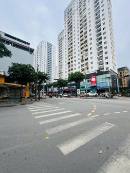 Bán nhà đẹp 3 tầng mặt phố Nguyễn Viết Xuân, 120m2, mặt tiền rộng 6.2m, vị trí VIP, kinh doanh 