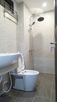 BÁN NHÀ ĐỖ NHUẬN 42M2 7 TẦNG MT 4.8M - THANG MÁY - Ô TÔ ĐỖ CỬA - GẦN CV HÒA BÌNH