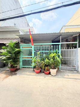 Cần bán nhà mặt tiền hẻm 2129 Huỳnh Tấn Phát, Nhà Bè, Dt 5 x20m. Giá 6,95 tỷ