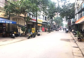 Em bán lô đất 103m2, 2 mặt ngõ ô tô, Sổ đỏ riêng ở Long Biên