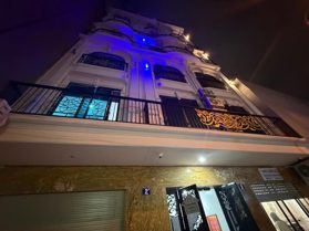 BÁN TÒA NHÀ CHDV ĐƯỜNG THÁI THỊNH. 248M2 - 8 TẦNG. THANG MÁY. 68 PHÒNG KHÉP KÍN.