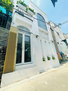 Cần bán nhà hẻm 205 Huỳnh Tấn Phát, Quận 7, Dt 4,7x9,5m, 1 lầu. Giá 5,6 tỷ