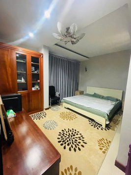 Bán Nhà Trần Quốc Hoàn. Cầu Giấy. Thang Máy. Ô Tô. Vỉa Hè. DT 100m2. MT 8.4m. Giá 57.6 Tỷ.