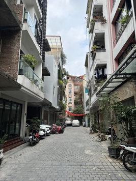 BÁN NHÀ PHÂN LÔ ĐƯỜNG LÊ VĂN LƯƠNG. 100M2 - 5 TẦNG. MT 6M.