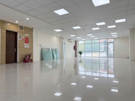 Cho thuê văn phòng mới, sạch, ánh sáng tự nhiên