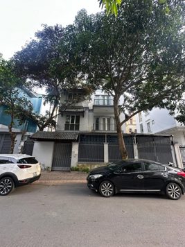 BÁN BIỆT THỰ ĐƯỜNG THÀNH THÁI. CẦU GIẤY. 195M2 - 4 TẦNG. MT 14M.